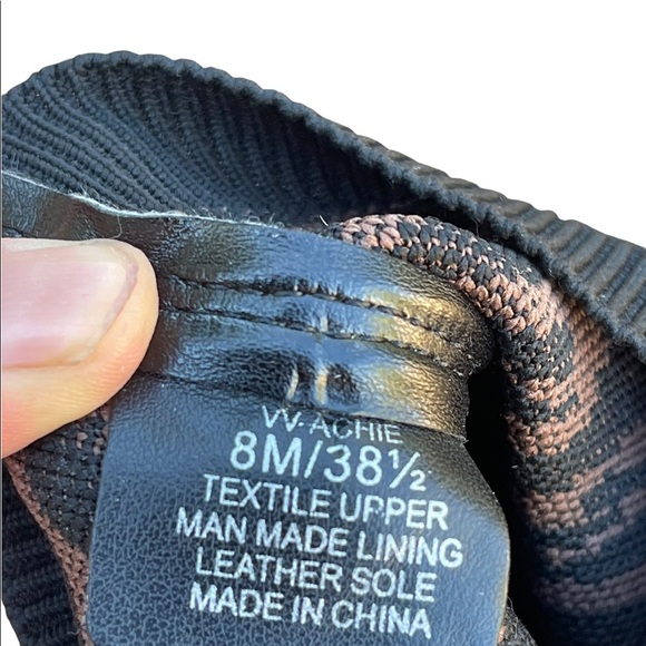 Vince Camuto women boots|  Animal Print | Color: Black /brown | Size: 8M (38.5) - Picture 7 of 13